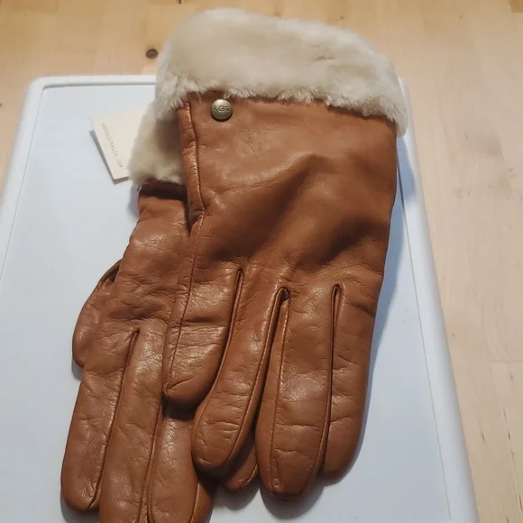 UGG AUSTRALIA NIB Leather Shortie Gloves - Picture 3 of 7